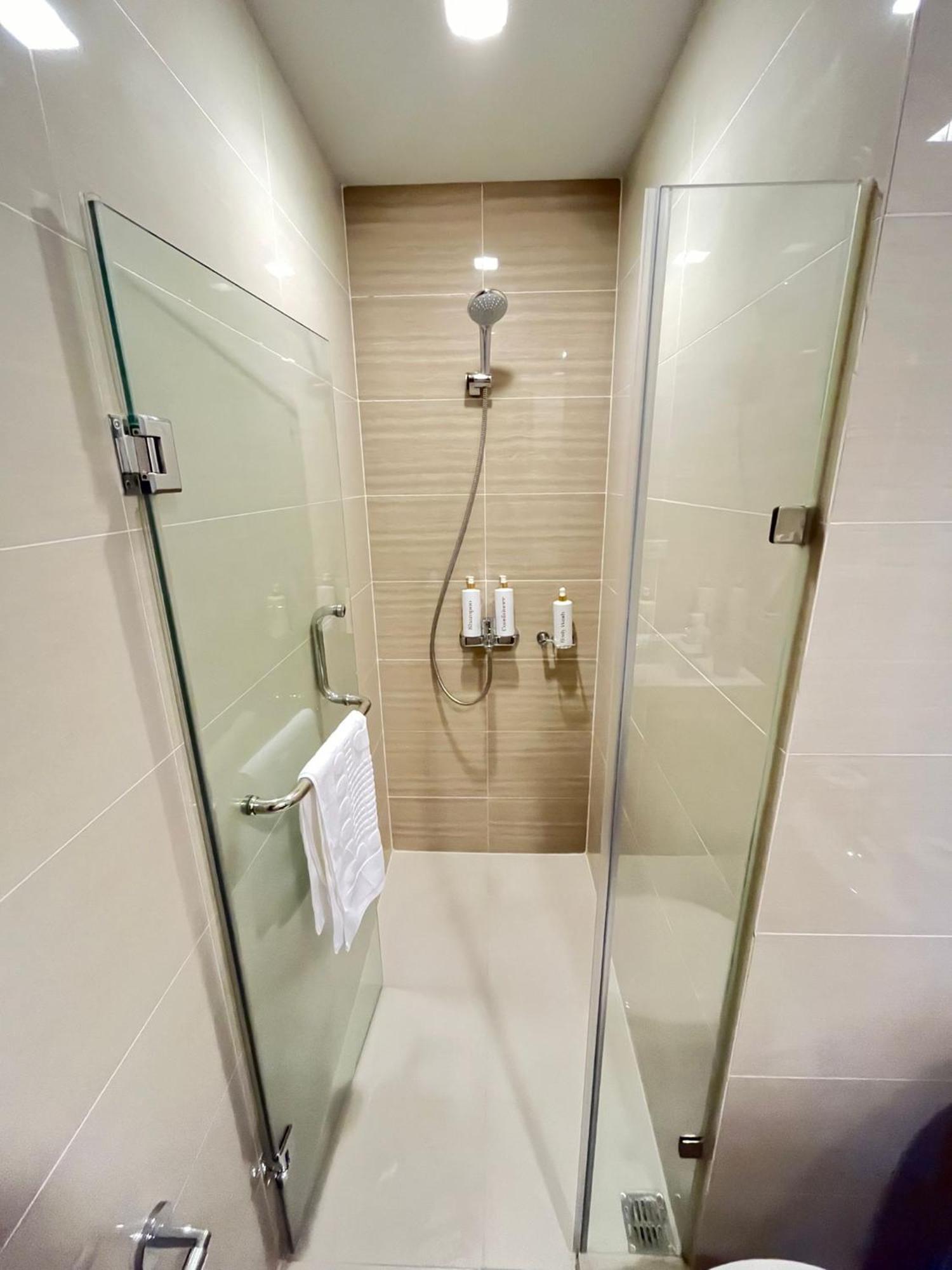 Studio At 81 Newport Boulevard Near Naia With Free Access To All Amenities Up To 2 Pax Manila Exterior photo